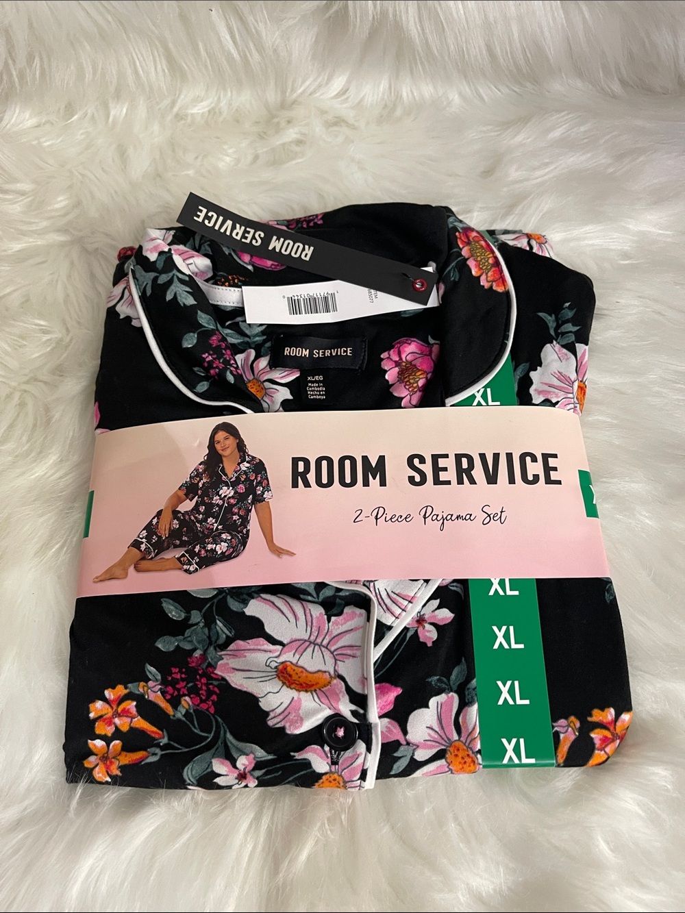 Room Service Women’s Black Floral 2-Piece Pajama Set - XL